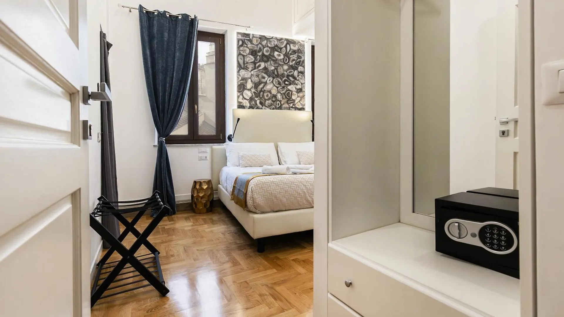 Navona Central Relais Rome 0*,