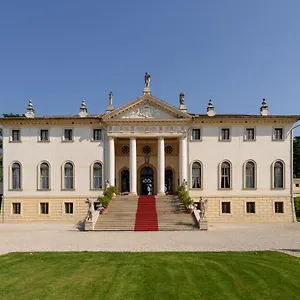 **** Hotel Corner Della Regina Italien